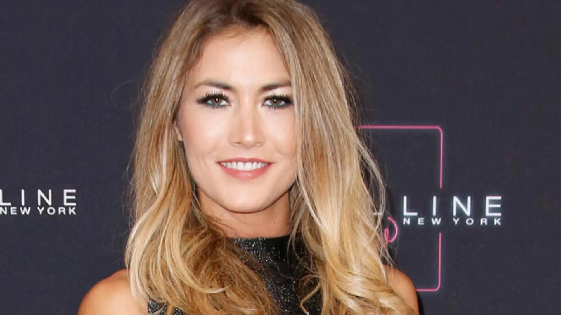 Fiona Erdmann auf dem Roten Teppich bei der Maybelline New York Fashion Show unter dem Motto Make-up that makes it in New York im Rahmen der Berlin Fashion Week im Postbahnhof in Berlin. *** Fiona Erdmann on the Red Carpet at the Maybelline New York Fashion Show under the motto Make up that makes it in New York during the Berlin Fashion Week at the Postbahnhof in Berlin Copyright: xEventpressxGolejewskix