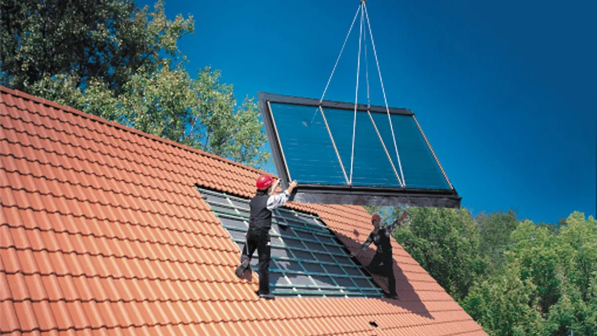 Zum Themendienst-Bericht "Bauen/Wohnen/Umwelt/KORR/" von Stephanie Hoenig vom 03. März: Schont nicht nur die Umwelt, sondern unter Umständen auch den Geldbeutel: Die Investition in eine Solaranlage kann sich dank neuer Fördermöglichkeiten finanziell auszahlen. (Honorarfreie Veröffentlichung nur für dpa/gms-Themendienst-Bezieher mit dem Quellenhinweis "Braas/dpa/gms")