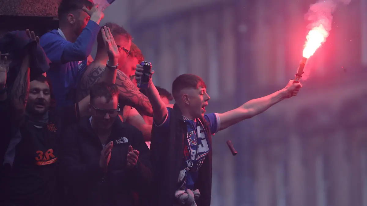 Soccer Football - Scottish Premiership - Rangers v Aberdeen -  Glasgow, Scotland, Britain - May 15, 2021 Rangers fans celebrate winning the Scottish Premiership in the city centre REUTERS/Russell Cheyne