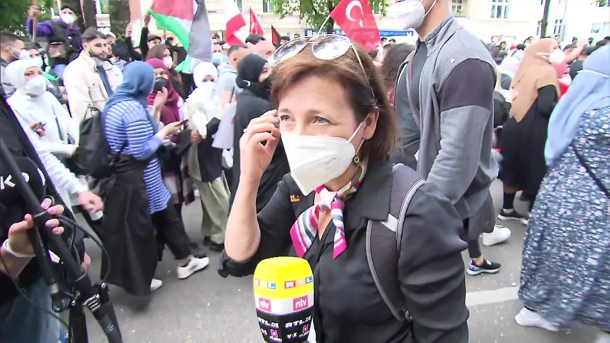 RTL-Reporterin auf Demonstration in Berlin
