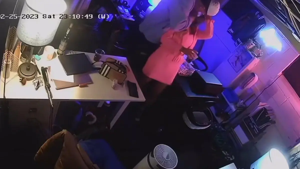 Beweis! Ein Standbild der Überwachungskamera aus der Bar zeigt den Übergriffigen Jackson Mahomes und die Bar-Besitzerin.