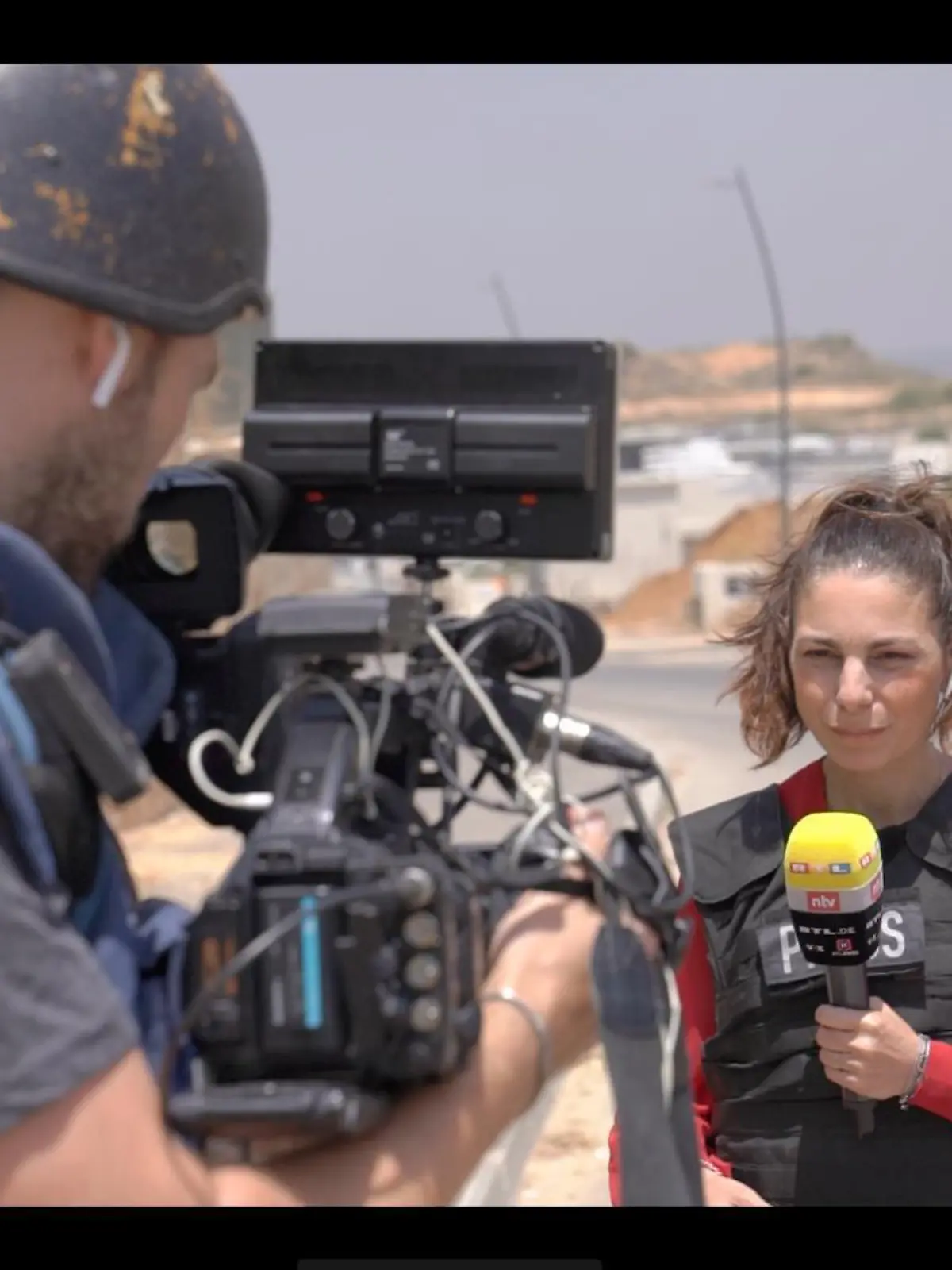 Raschel Blufarb