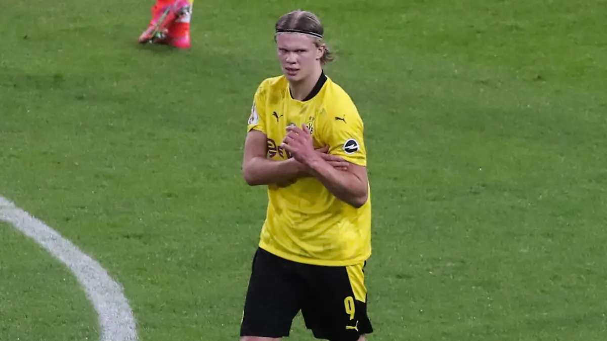 Torjubel - Torschütze Erling Haaland Borussia Dortmund,9 trifft zum 0-2 - DFB Pokal Finale Fussball Saison 2020-2021 RB Leipzig vs. Borussia Dortmund im Olympiastadion in Berlin - Aktion,Fussball,Deutschland,Mann,Männer,13.05.2021 *** Goal celebration scorer Erling Haaland Borussia Dortmund,9 hits 0 2 DFB Pokal final football season 2020 2021 RB Leipzig vs Borussia Dortmund at Olympiastadion in Berlin action,football,Germany,man,men,13 05 2021