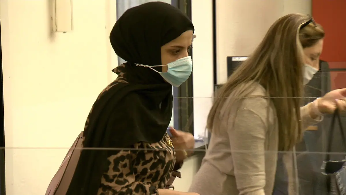 Alis Mutter im Gerichtssaal in Dresden