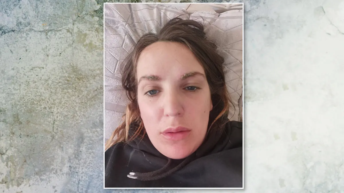 Frau fallen Augenbrauen nach Tönung ab