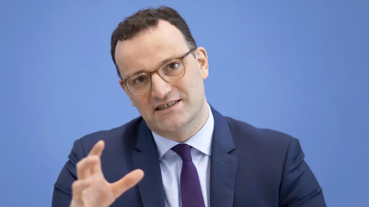  Jens Spahn, CDU, Bundesminister fuer Gesundheit, bei einer Pressekonferenz zu den Corona-Zahlen. Berlin 29.04.2021. Berlin Deutschland *** Jens Spahn, CDU, Federal Minister of Health, at a press conference on the Corona figures Berlin 29 04 2021 Berlin Germany Copyright: xThomasxKoehler/xphotothek.netx