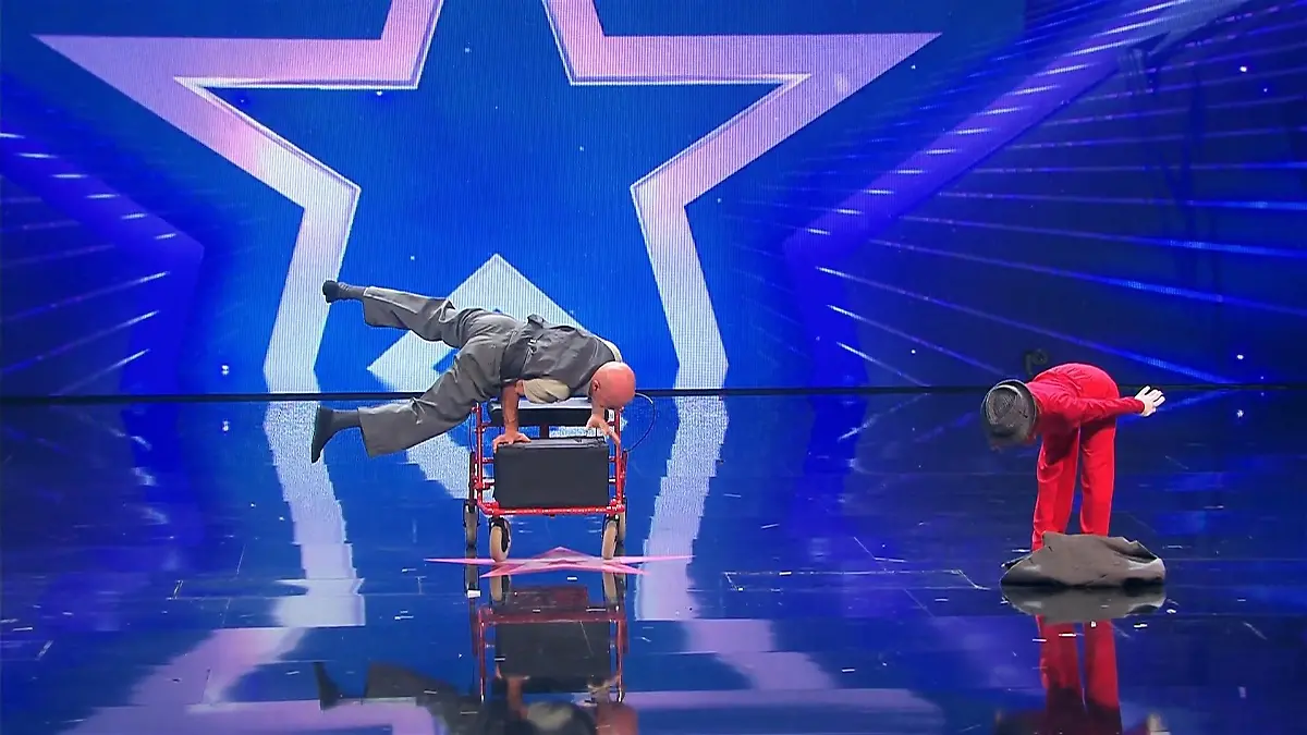 Wird Monsieur Rollo die Jury überzeugen? Handstand-Kunst