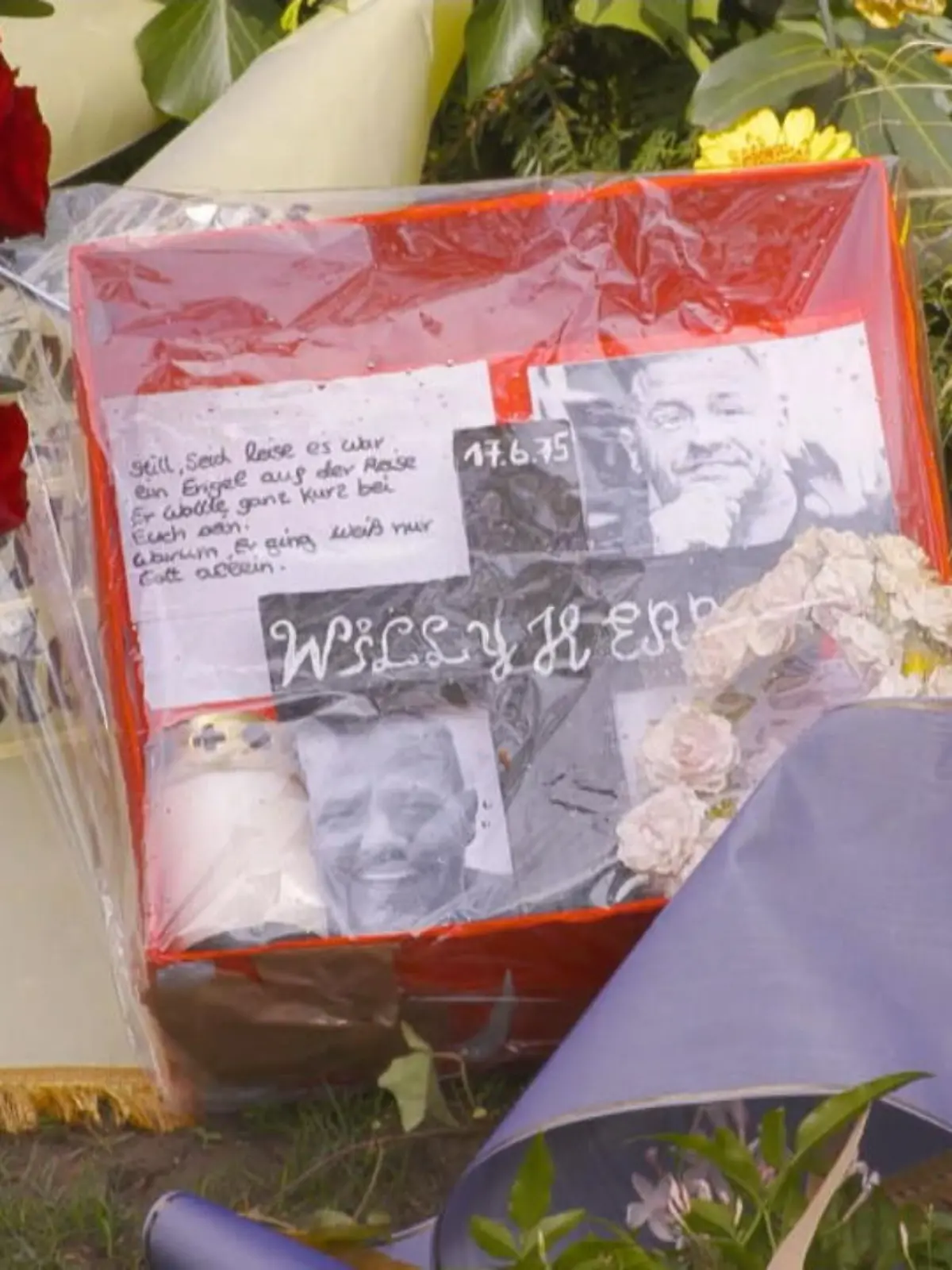 Bild zu: "So lief die Beerdigung von Willi Herren ab"