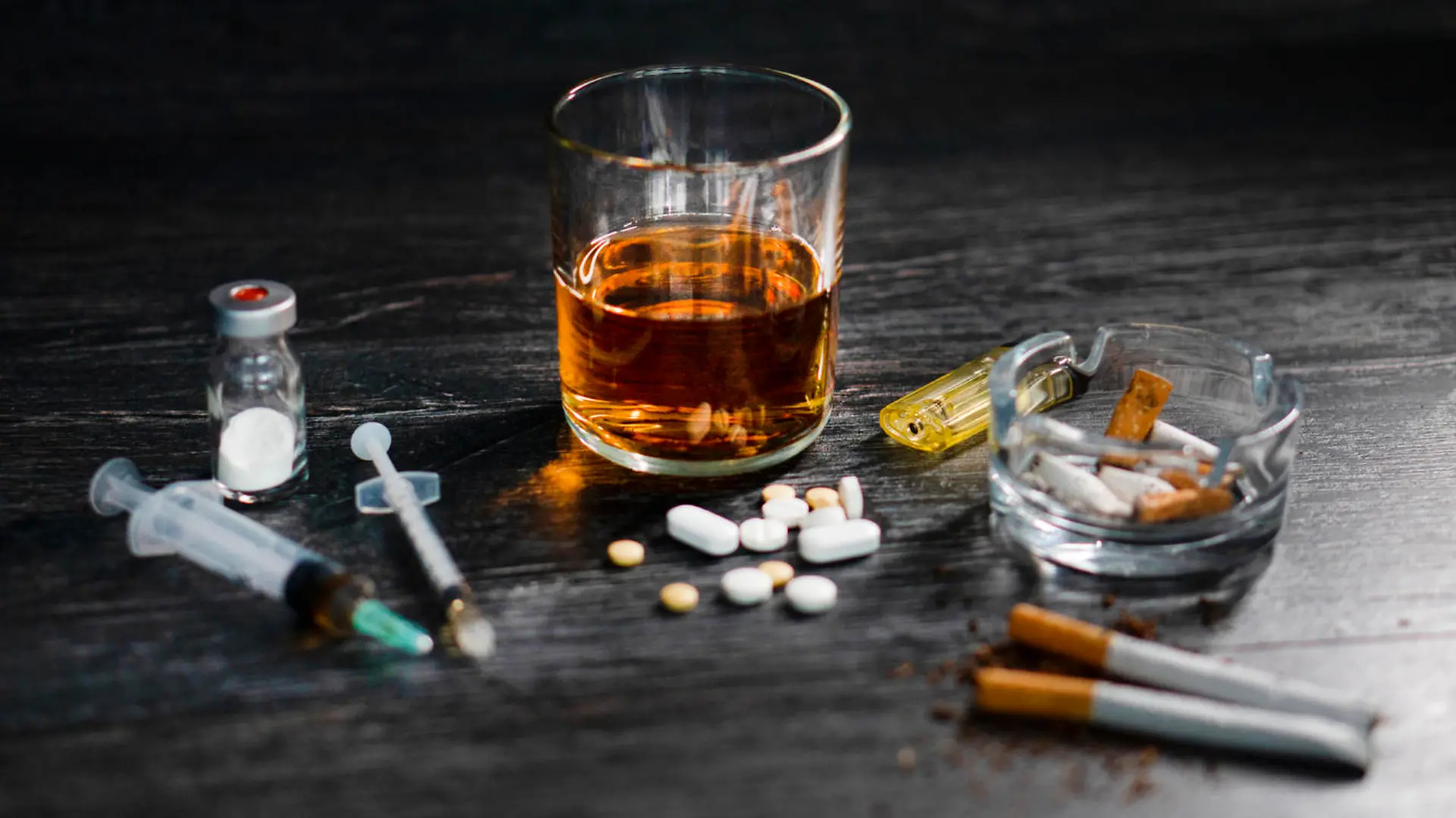 Alkohol, Tabletten, Drogen - einzeln und gemeinsam schnell sehr gefährlich.