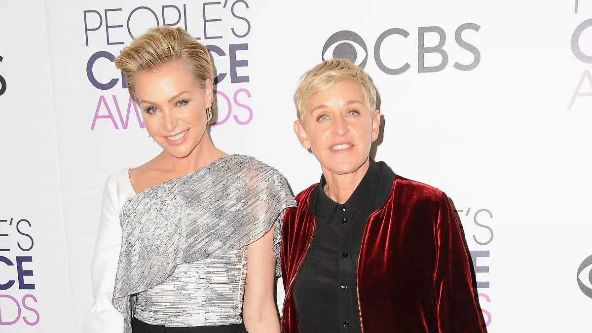 January 18, 2017 - Los Angeles, CA, United States - 18 January 2017 - Los Angeles, California - Portia de Rossi, Ellen Degeneres. 2017 People s Choice Awards Press Room held at the Microsoft Theater. Photo Credit: /AdMedia Los Angeles United States PUBLICATIONxINxGERxSUIxAUTxONLY - ZUMAa123 20170118_zaa_a123_528

January 18 2017 Los Angeles Approx United States 18 January 2017 Los Angeles California Portia de Rossi Ellen DeGeneres 2017 Celebrities S Choice Awards Press Room Hero AT The Microsoft Theatre Photo Credit AdMedia Los Angeles United States PUBLICATIONxINxGERxSUIxAUTxONLY ZUMAa123 20170118_zaa_a123_528  