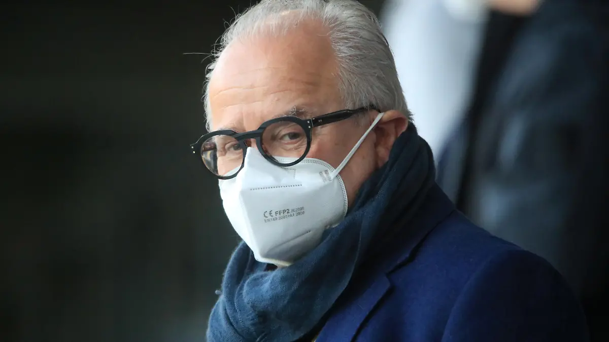 FILE PHOTO: Soccer Football - World Cup Qualifiers Europe - Germany Training - Schauinsland-Reisen-Arena, Duisburg, Germany - March 24, 2021 President of the German football federation (DFB) Fritz Keller REUTERS/Wolfgang Rattay/File Photo