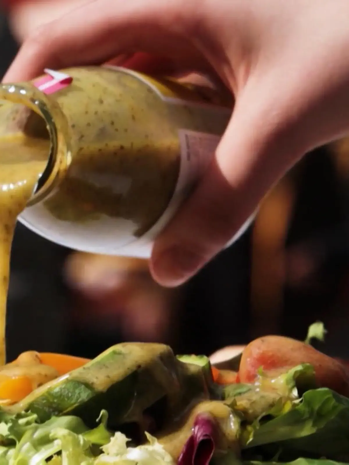 Bild zu: "Fertig-Salatdressings im Test: Das sind die Gewinner"