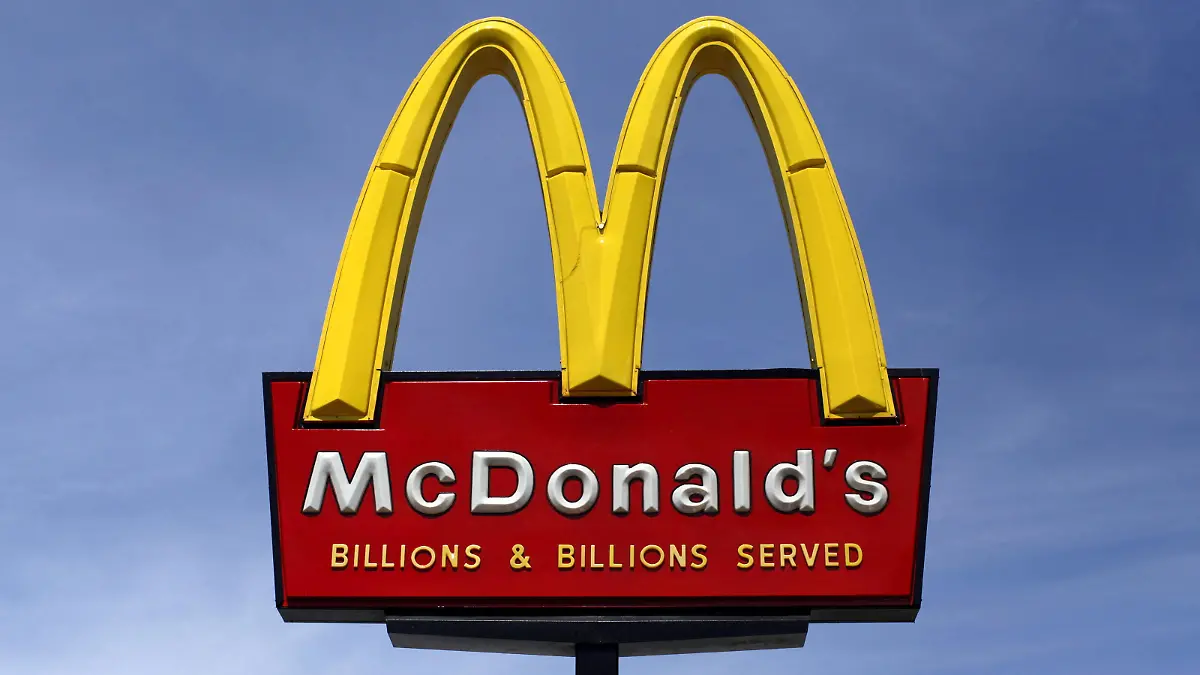 FILE PHOTO: A McDonald's restaurant sign is seen in San Diego, California March 31, 2015. REUTERS/Mike Blake/File Photo