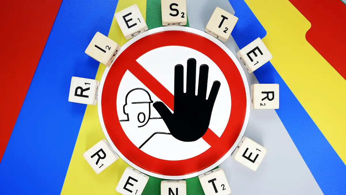 Riester-Rente und Warnschild

Riester Pension and Warning label