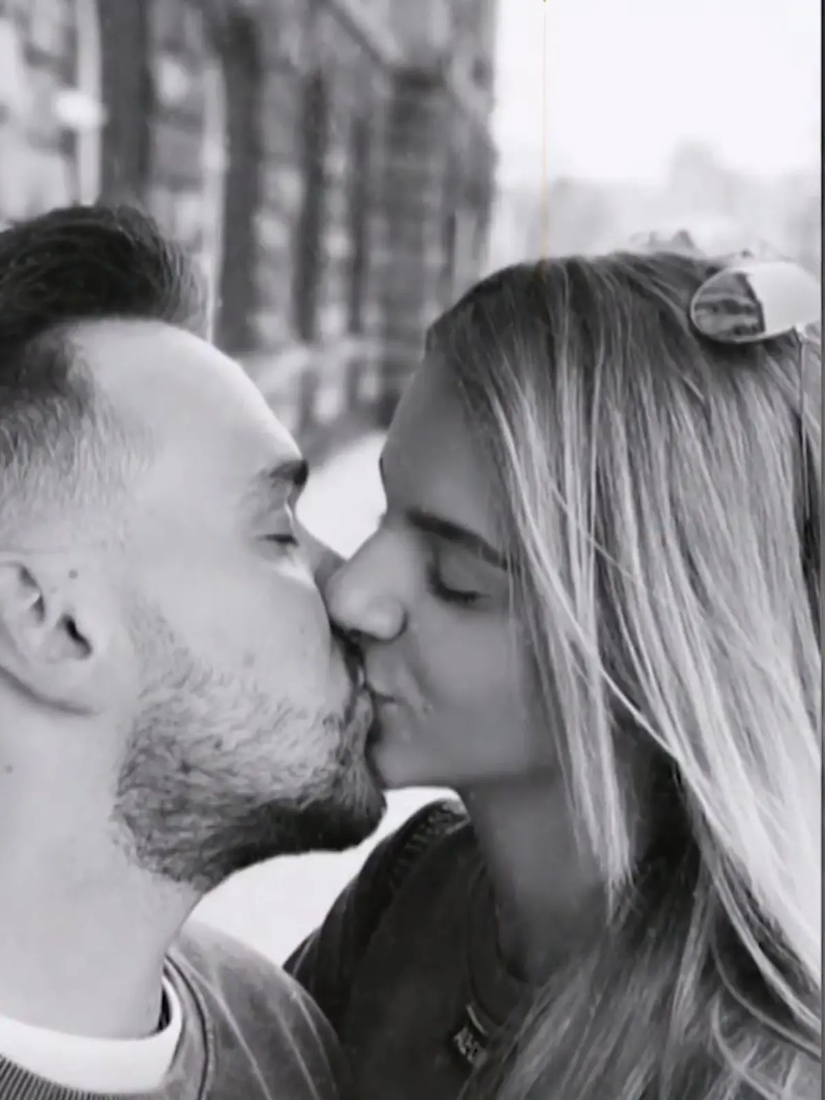 Die DSDS-Stars Kevin Jenewein und Pia-Sophie Remmel posten ein Bild als Liebespaar.