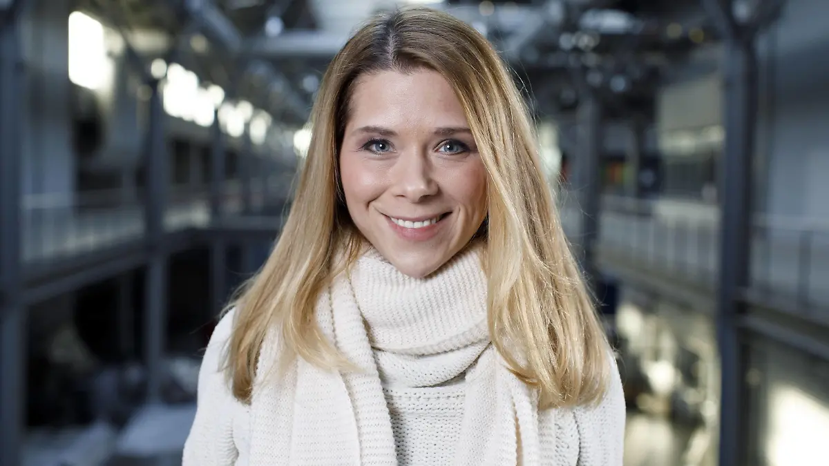 Tanja Szewczenko beim exklusiven Photoshooting am Set der RTL TV-Serie Alles was zählt in den MMC Studios. Köln, 10.03.2017 Foto:xC.xHardtx/xFuturexImage