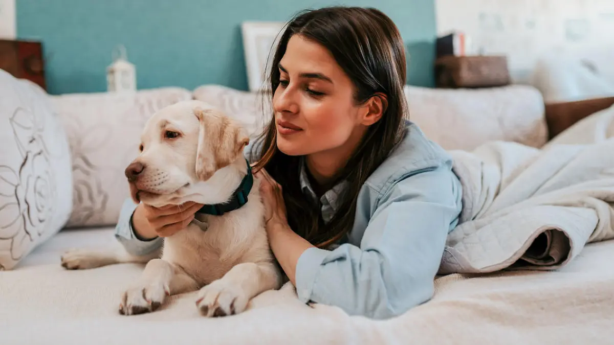 Frau mit Hund