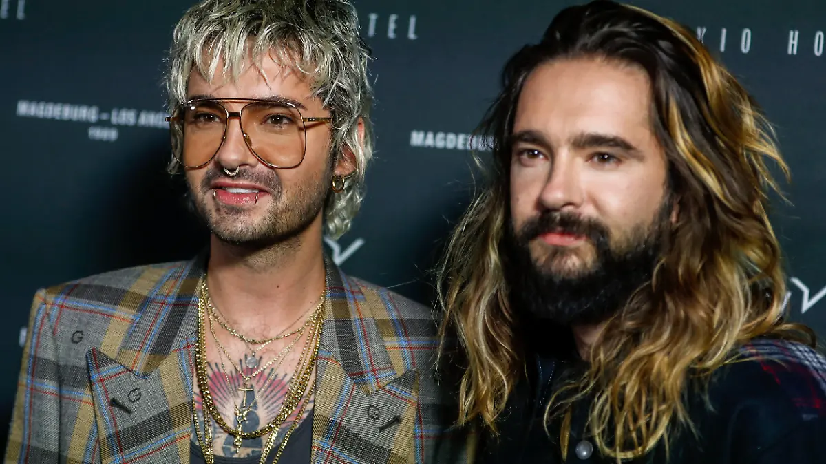 ARCHIV - 24.09.2020, Berlin: Tom Kaulitz (r) und Bruder Bill Kaulitz beantworten Fragen von Journalisten. Im August spielen die beiden mit ihrer Band Tokio Hotel in Bochum. (zu dpa: «Tokio Hotel spielen am 24. August beim Zeltfestival Ruhr») Foto: Gerald Matzka/dpa +++ dpa-Bildfunk +++