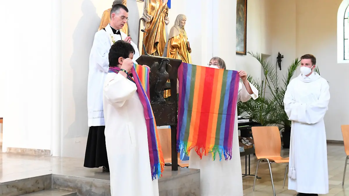 Rund um den 10. Mai positionieren sich deutschlandweit Priester gegen die Diskriminierung von Homosexuellen.