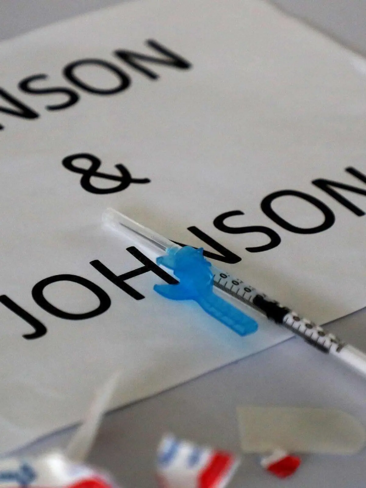  March 23, 2021, USA: The Johnson & Johnson vaccine was administered at a FEMA COVID-19 vaccination site at Miami Dade College North Campus. Some states are seeing delays in the distribution of the vaccine. USA - ZUMAm67_ 20210323_zaf_m67_012 Copyright: xCarlinexJean/SouthxFloridaxSunxSx
