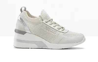 Keil-Sneaker von Mustang