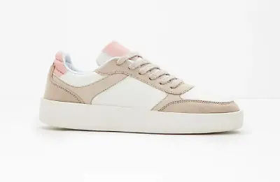 Plateau-Sneaker mit bunten Details