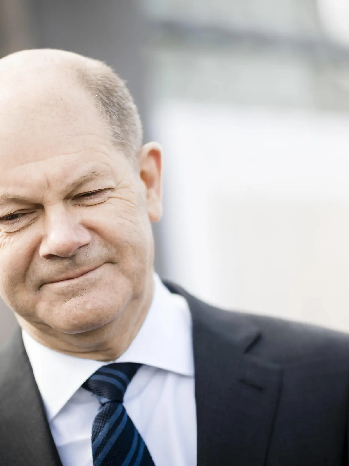  Bundesfinanzminister Olaf Scholz, SPD, aufgenommen im Rahmen der Ausstellungseroeffnung zu Sophie Scholl des Internationalen Auschwitz-Komitees und der Gedenkstaette Deutscher Widerstand in der Landesvertretung Niedersachen in Berlin. 06.05.2021. Berlin Deutschland *** Federal Minister of Finance Olaf Scholz, SPD, taken at the opening of the exhibition on Sophie Scholl by the International Auschwitz Committee and the German Resistance Memorial in the State Representation of Lower Saxony in Berlin 06 05 2021 Berlin Germany Copyright: xFelixxZahn/photothek.netx