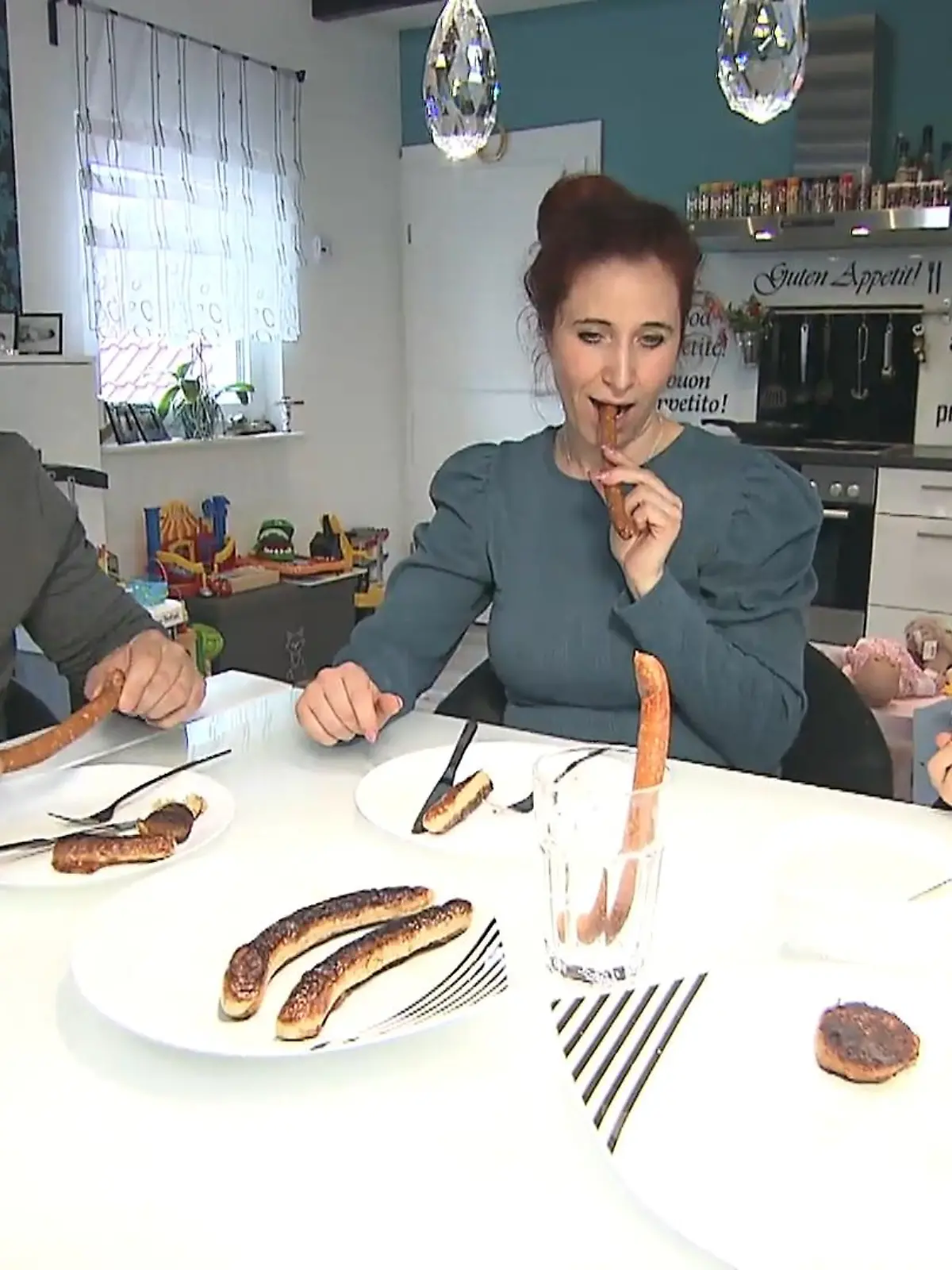Bild zu: "Wie schmeckt die Fischwurst aus DHDL?"