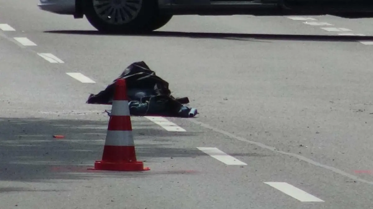 Bei einem Polizeieinsatz in der Nordstadt am Sonntag wurde der 39 Jahre alte Verdächtige mit einem Schuss verletzt, wie die Polizei Dortmund mitteilte.