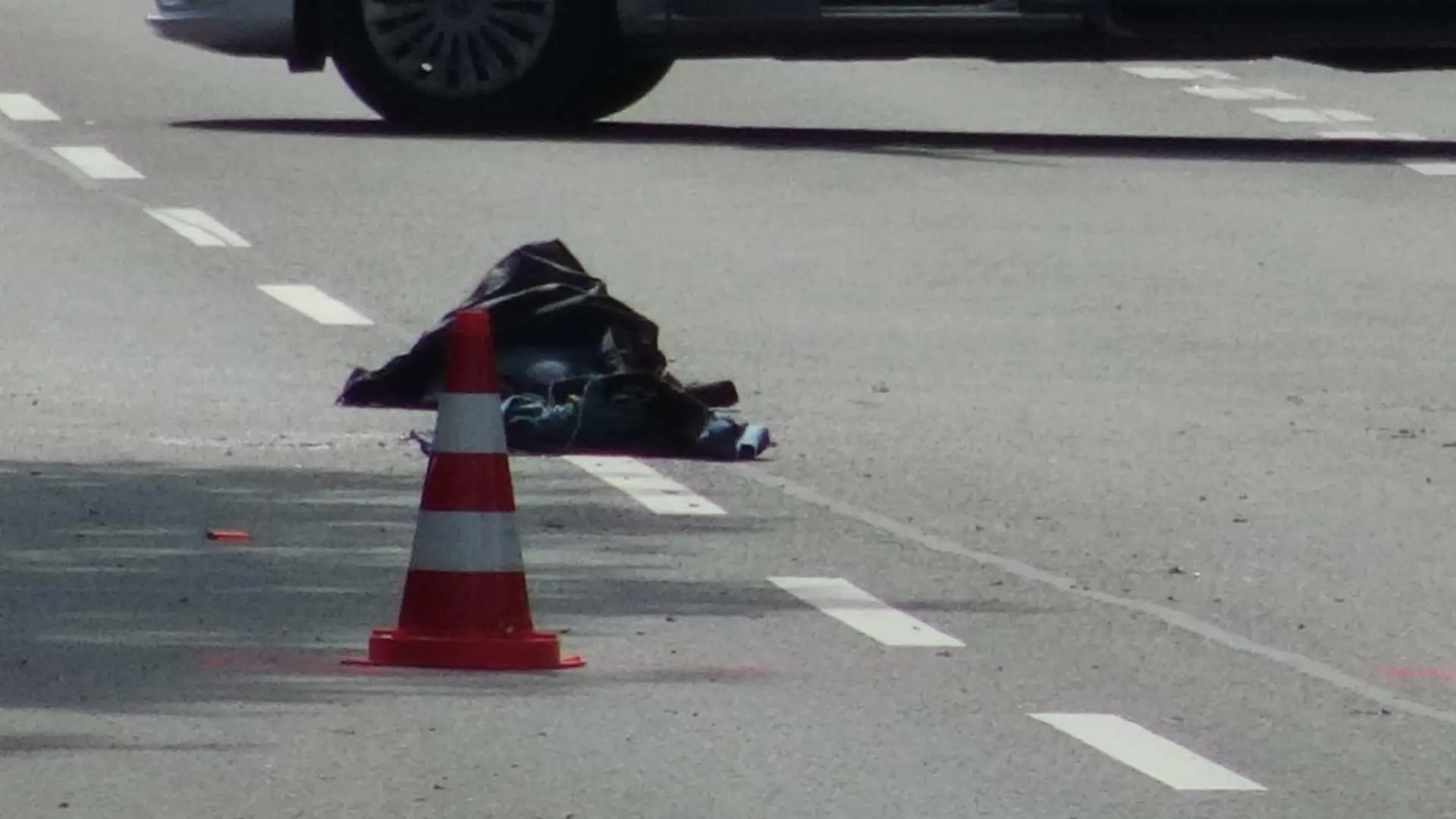 Bei einem Polizeieinsatz in der Nordstadt am Sonntag wurde der 39 Jahre alte Verdächtige mit einem Schuss verletzt, wie die Polizei Dortmund mitteilte.