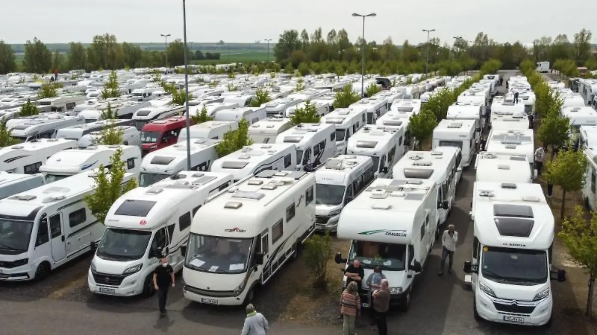 Demonstration für offene Campingplätze