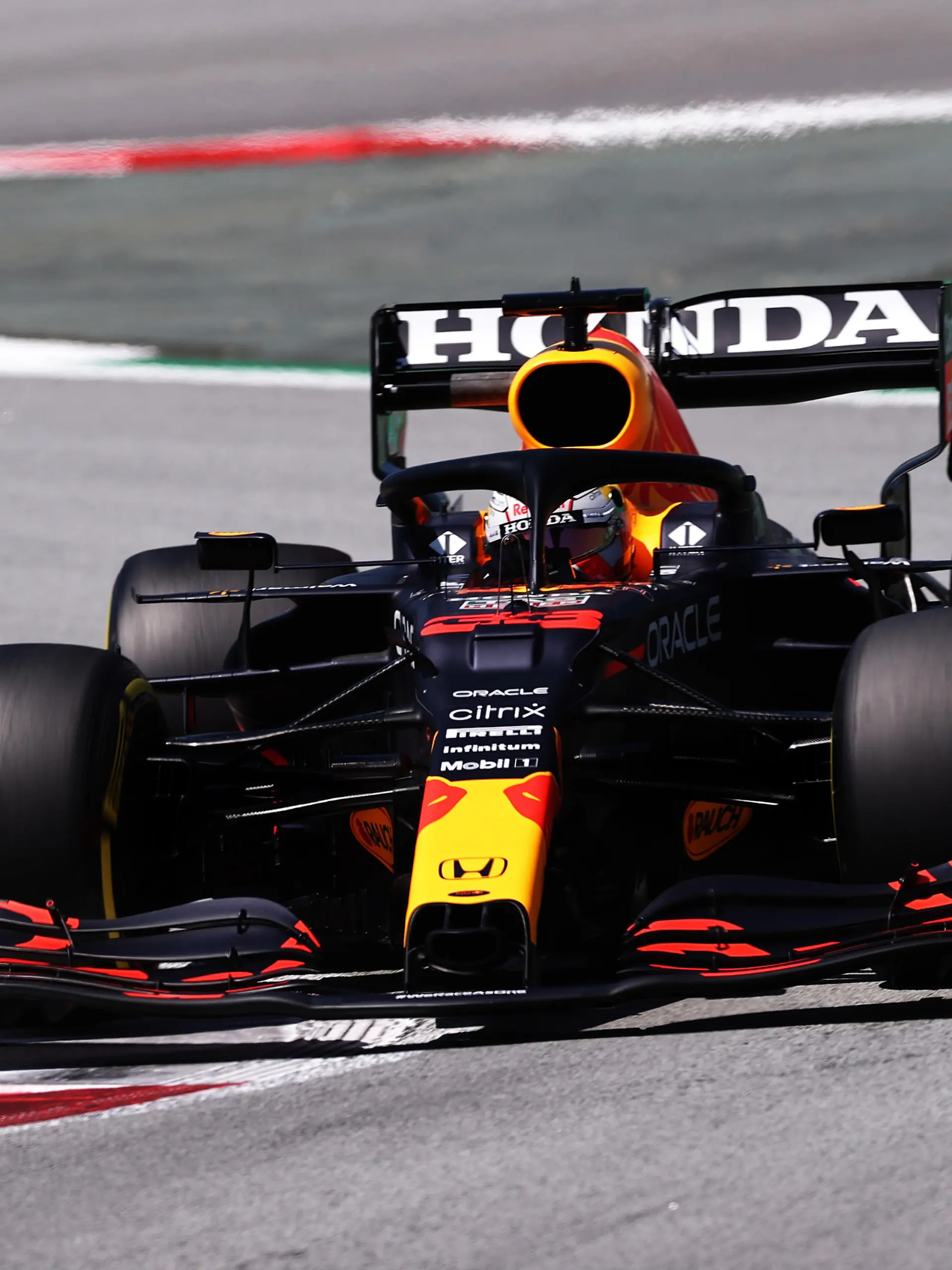 BARCELONA, SPAIN - MAY 08: Max Verstappen of the Netherlands driving the (33) Red Bull Racing RB16B Honda on track during final practice for the F1 Grand Prix of Spain at Circuit de Barcelona-Catalunya on May 08, 2021 in Barcelona, Spain. (Photo by Lars Baron/Getty Images)