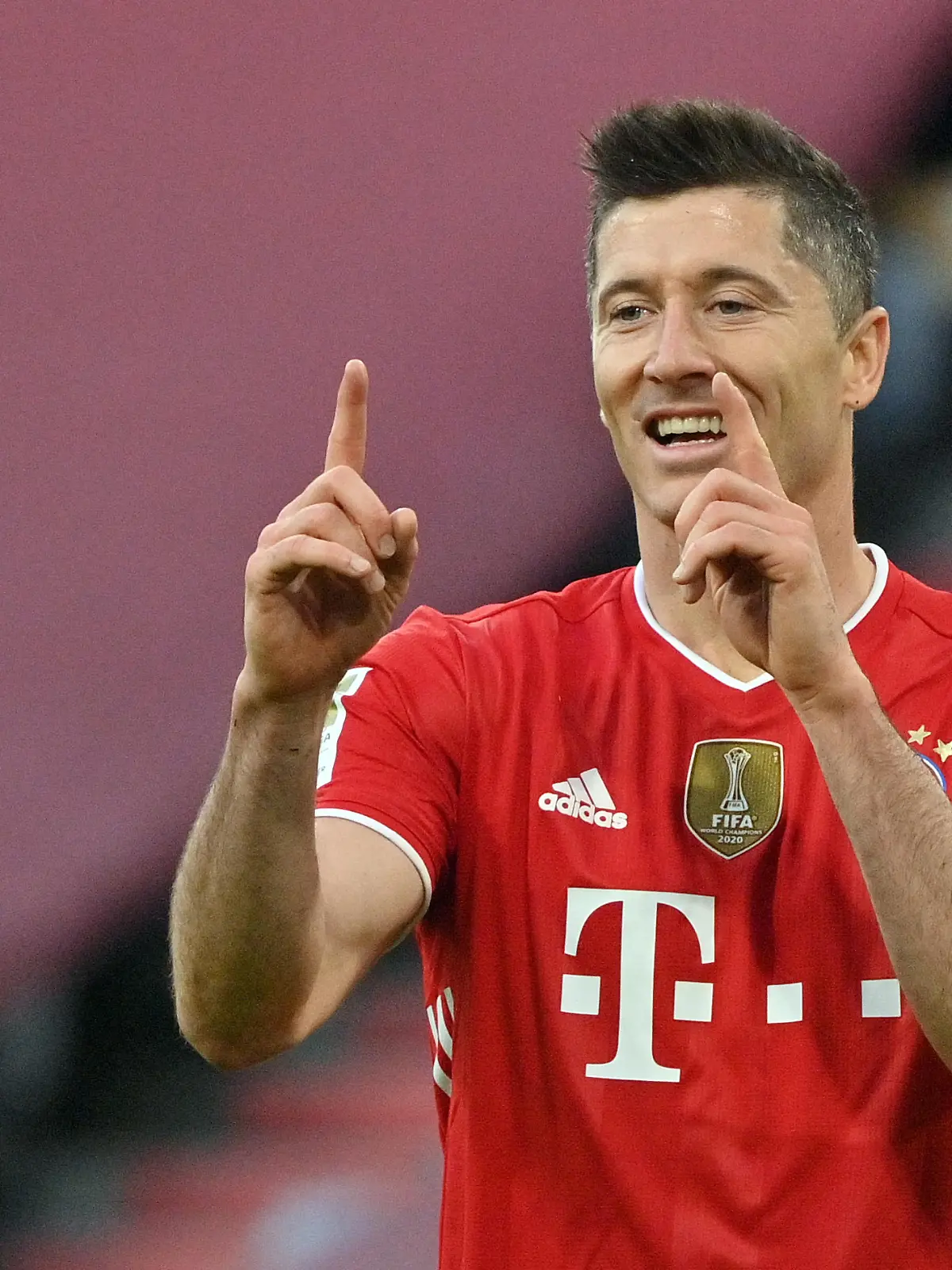 Robert Lewandowski trifft beim 5:0 gegen Gladbach dreimal