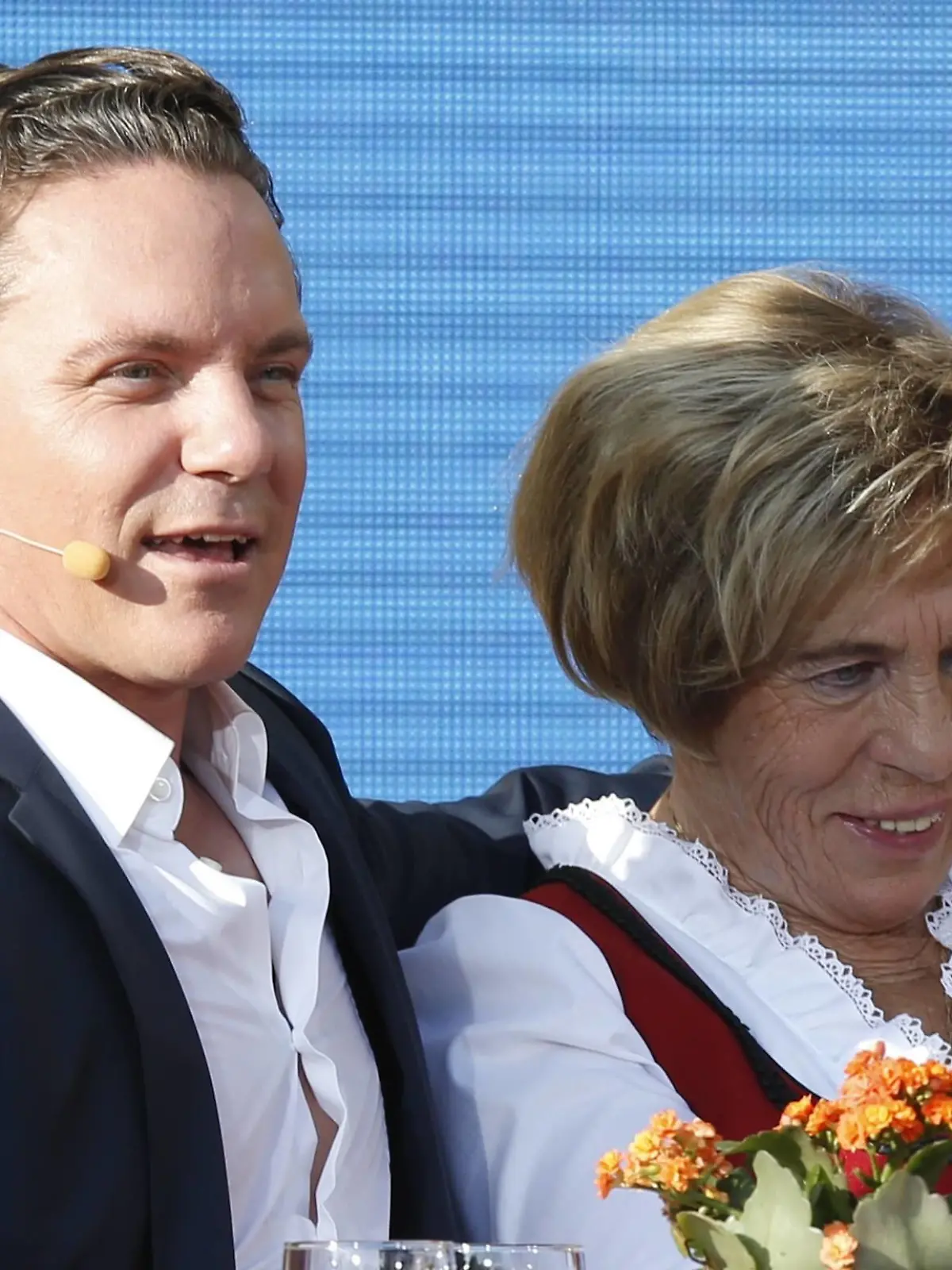 Stefan Mross - 25 Jahre Bühnenjubiläum Stefan Mross, Stefanie Mross (Mutter von Stefan Mross) / Aufzeichnung der SWR Jubiläumsshow Immer wieder Stefan - Die grosse Jubiläumsshow aus dem Europapark in Rust am 04.09.2014

Stefan Mross 25 Years Stage anniversary Stefan Mross Stefanie Mross Mother from Stefan Mross Recording the SWR Anniversary Show Always again Stefan the Size Anniversary Show out the Europa Park in Rust at 04 09 2014