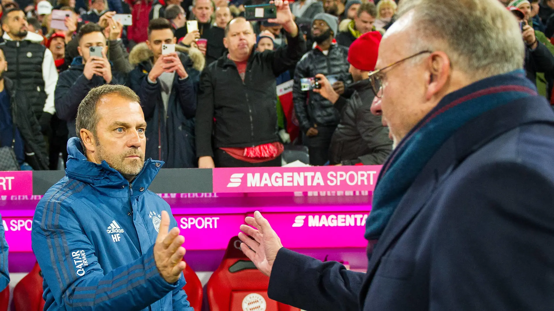 Fußball: 1. Bundesliga 11. Spieltag, FC Bayern München - Borussia Dortmund am 09.11.2019 im Allianz Arena in München. Bayern Hansi FLICK, Trainer, FCB Bayern München Muenchen, Portrait, Mimik, halbe Figur, Gestik, Karl-Heinz RUMMENIGGE, Vorstandsvorsitzender, FCB Bayern München Muenchen, DFL REGULATIONS PROHIBIT ANY USE OF PHOTOGRAPHS AS IMAGE SEQUENCES AND/OR QUASI-VIDEO. *** Football 1 Bundesliga 11 Matchday, FC Bayern München Borussia Dortmund on 09 11 2019 at Allianz Arena in Munich Bayern Hansi FLICK, Trainer, FCB Bayern München Muenchen, Portrait, Mimik, Halbe Figur, Gestik, Karl Heinz RUMMENIGGE, Chairman of the Board, FCB Bayern München Muenchen, DFL REGULATIONS PROHIBIT ANY USE OF PHOTOGRAPHS AS IMAGE SEQUENCES AND OR QUASI VIDEO Copyright: xKirchner/ChristopherxNeundorfx