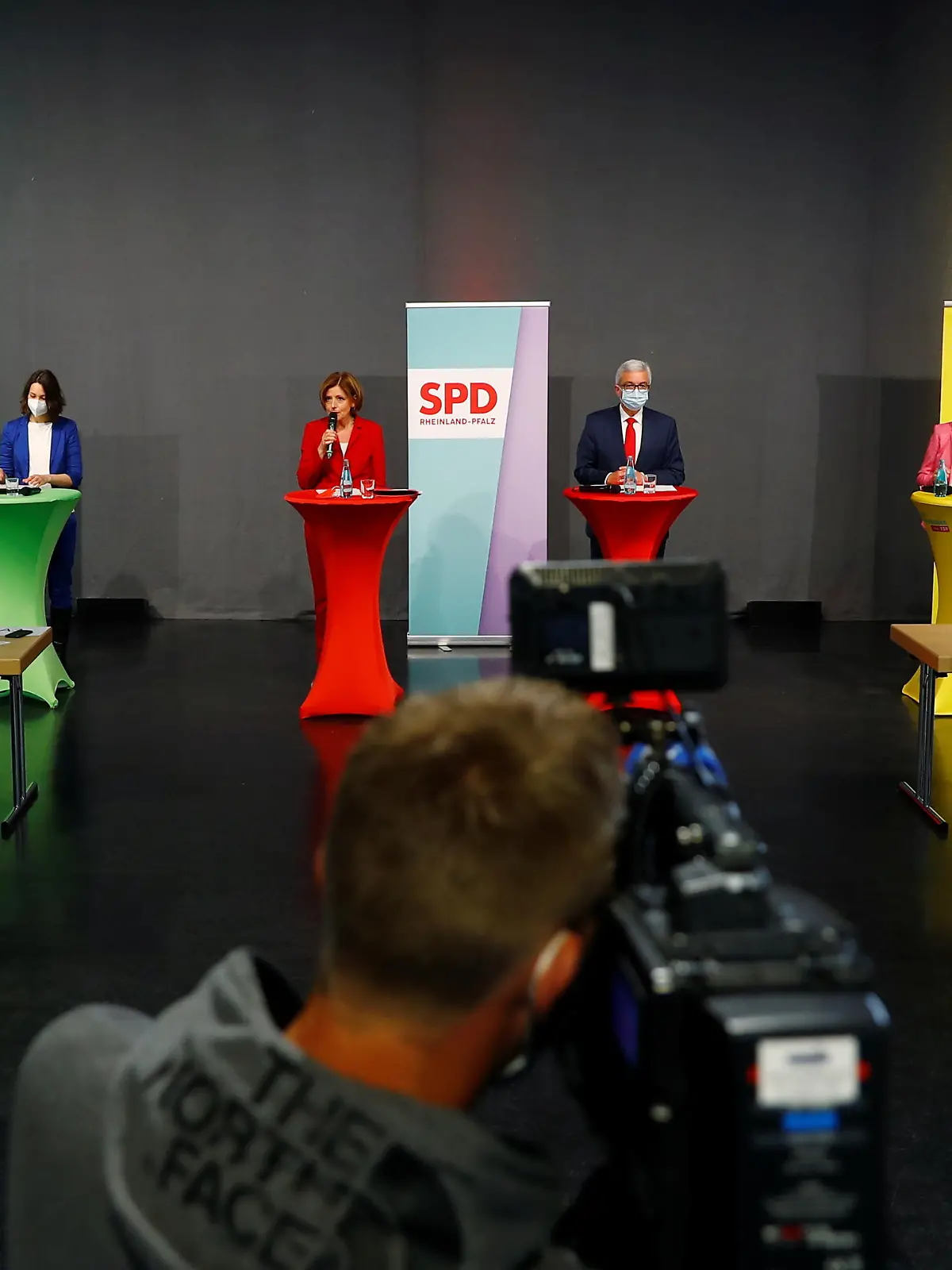 State Prime Minister Malu Dreyer of the Social Democratic Party (SPD) speaks next to Roger Lewentz of the Social Democratic Party (SPD), Volker Wissing and Daniele Schmitt of the Free Democratic Party's (FDP)  and Alliance 90/The Greens party leaders Misbah Khan, Josef Winkler and Anne Spiegel during a news conference on the results of the coalition talks for Rhineland-Palatinate, in Mainz, Germany April 30, 2021.  REUTERS/Kai Pfaffenbach