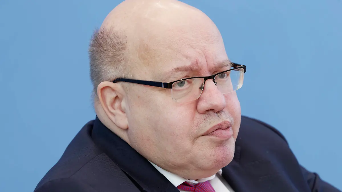 Peter Altmaier 2021-04-27, Deutschland, Berlin - Bundespressekonferenz: Peter Altmaier CDU, Bundesminister für Wirtschaft und Energie, präsentiert die Frühjahrsprognose der Bundesregierung für die wirtschaftliche Entwicklung Deutschlands. *** Peter Altmaier 2021 04 27, Germany, Berlin Federal Press Conference Peter Altmaier CDU , Federal Minister for Economic Affairs and Energy, presents the Federal Governments Spring Forecast for Germanys Economic Development