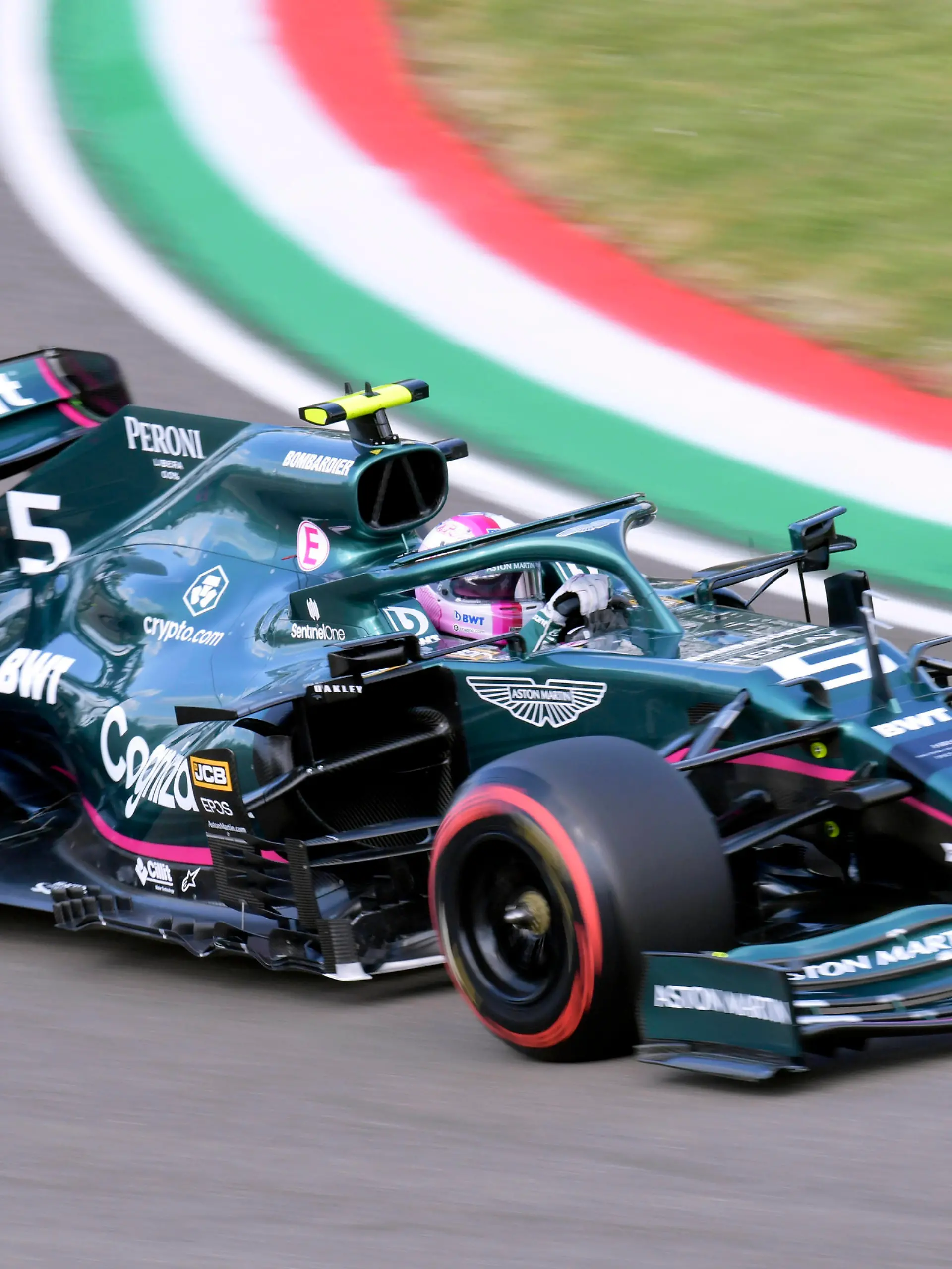  VETTEL Sebastian Aston Martin F1 Team FIA Formel 1 Saison 2021 in Imola am 17. 04. 2021 in Imola *** VETTEL Sebastian Aston Martin F1 Team FIA Formula 1 Season 2021 at Imola on 17 04 2021 at Imola