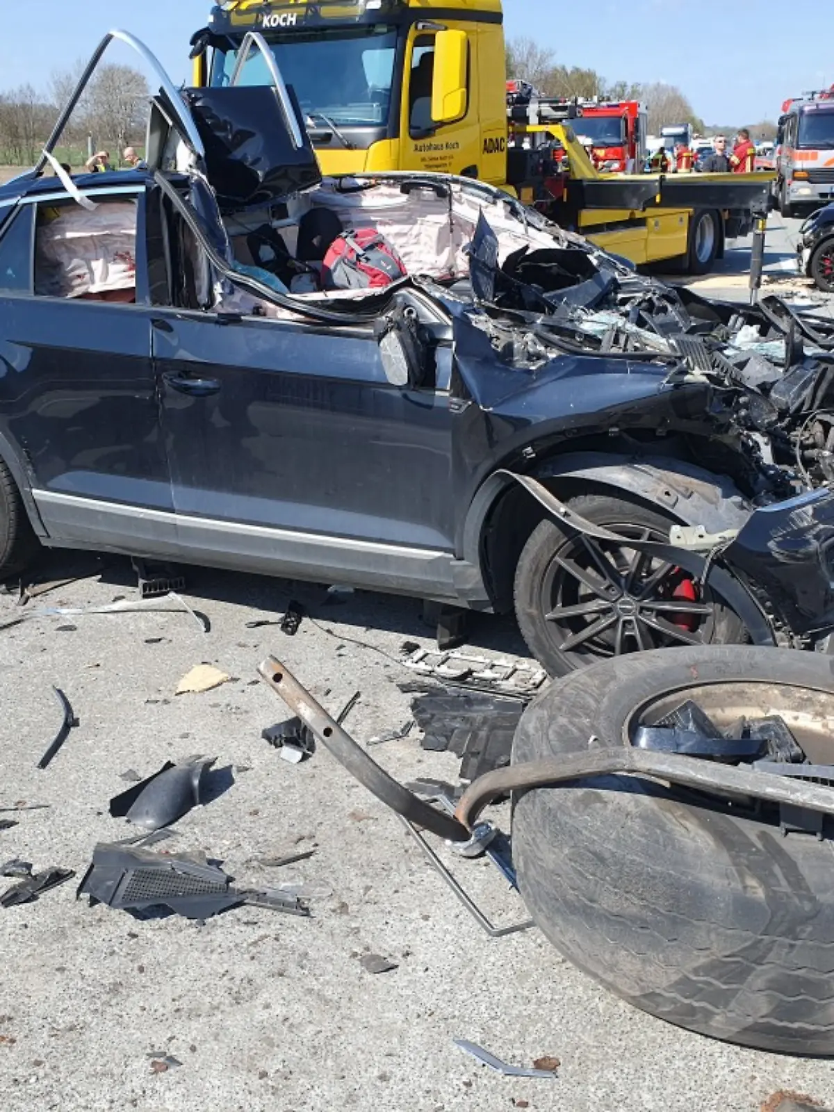Das Auto der Familie aus Beverungen wurde komplett zerstört