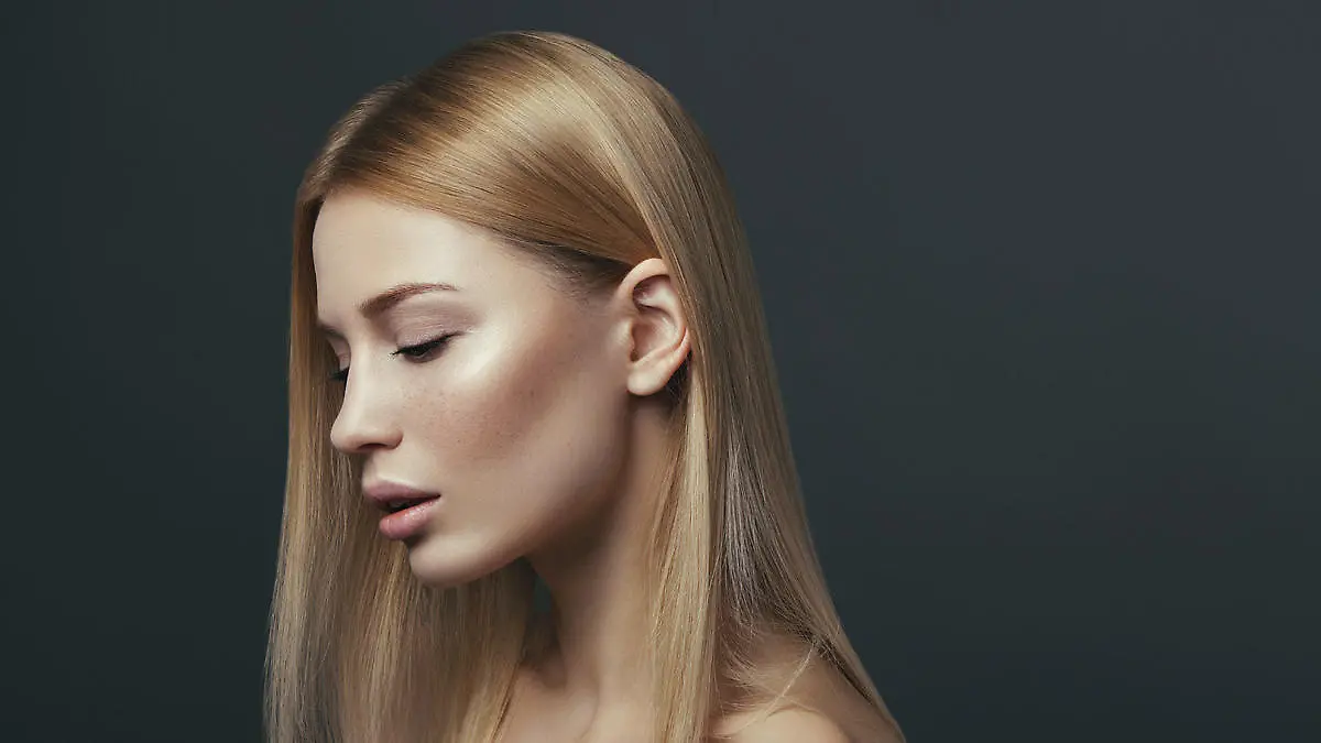4 verhängnisvolle Fehler beim Haare glätten Vorsicht mit dem Glätteisen