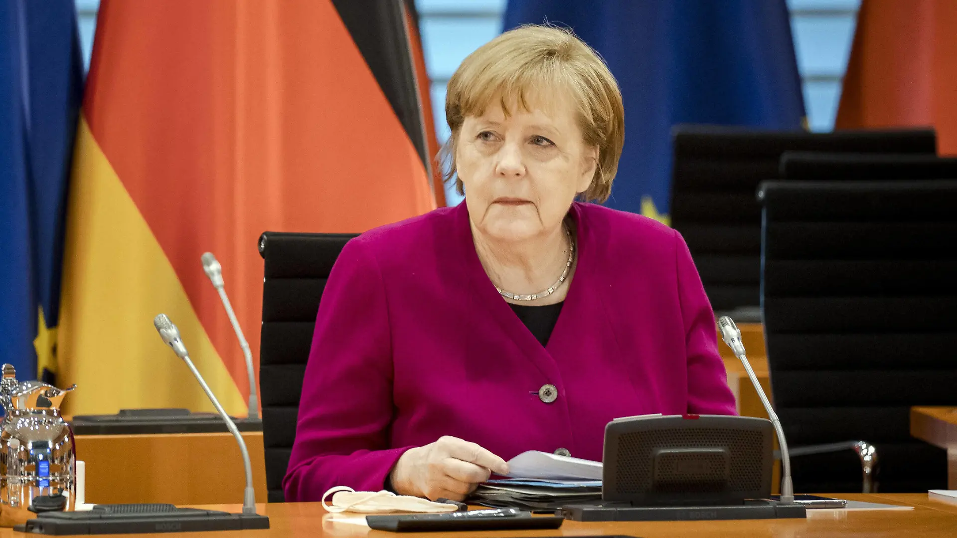 Bundeskanzlerin Angela Merkel, CDU, aufgenommen vor der 6. Plenarsitzung der deutsch-chinesischen Regierungskonsultationen in Berlin, 28.04.2021. Berlin Deutschland *** German Chancellor Angela Merkel, CDU, photographed before the 6 plenary session of the German-Chinese government consultations in Berlin, 28 04 2021 Berlin Germany Copyright: xJaninexSchmitz/photothek.dex