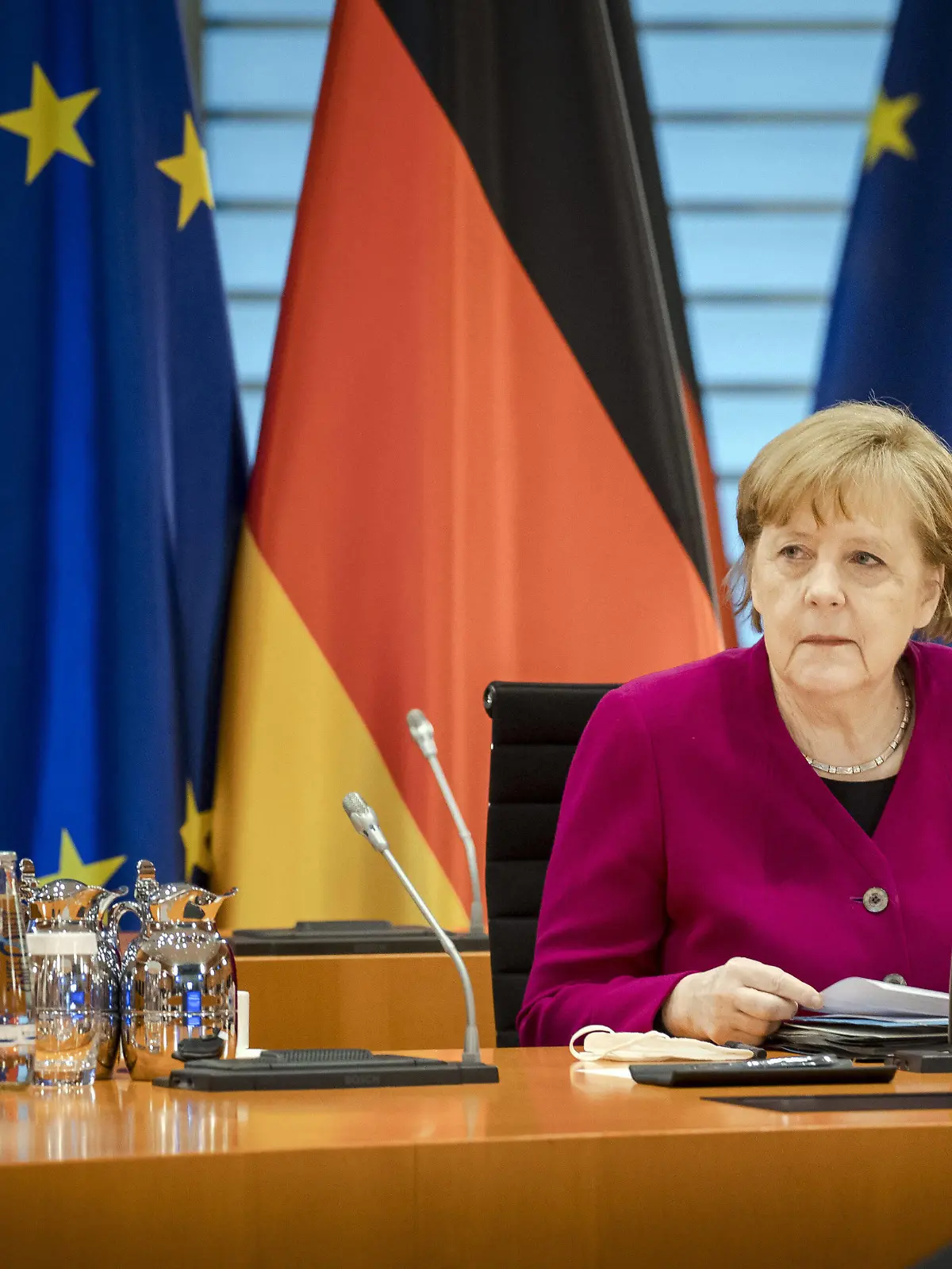  Bundeskanzlerin Angela Merkel, CDU, aufgenommen vor der 6. Plenarsitzung der deutsch-chinesischen Regierungskonsultationen in Berlin, 28.04.2021. Berlin Deutschland *** German Chancellor Angela Merkel, CDU, photographed before the 6 plenary session of the German-Chinese government consultations in Berlin, 28 04 2021 Berlin Germany Copyright: xJaninexSchmitz/photothek.dex