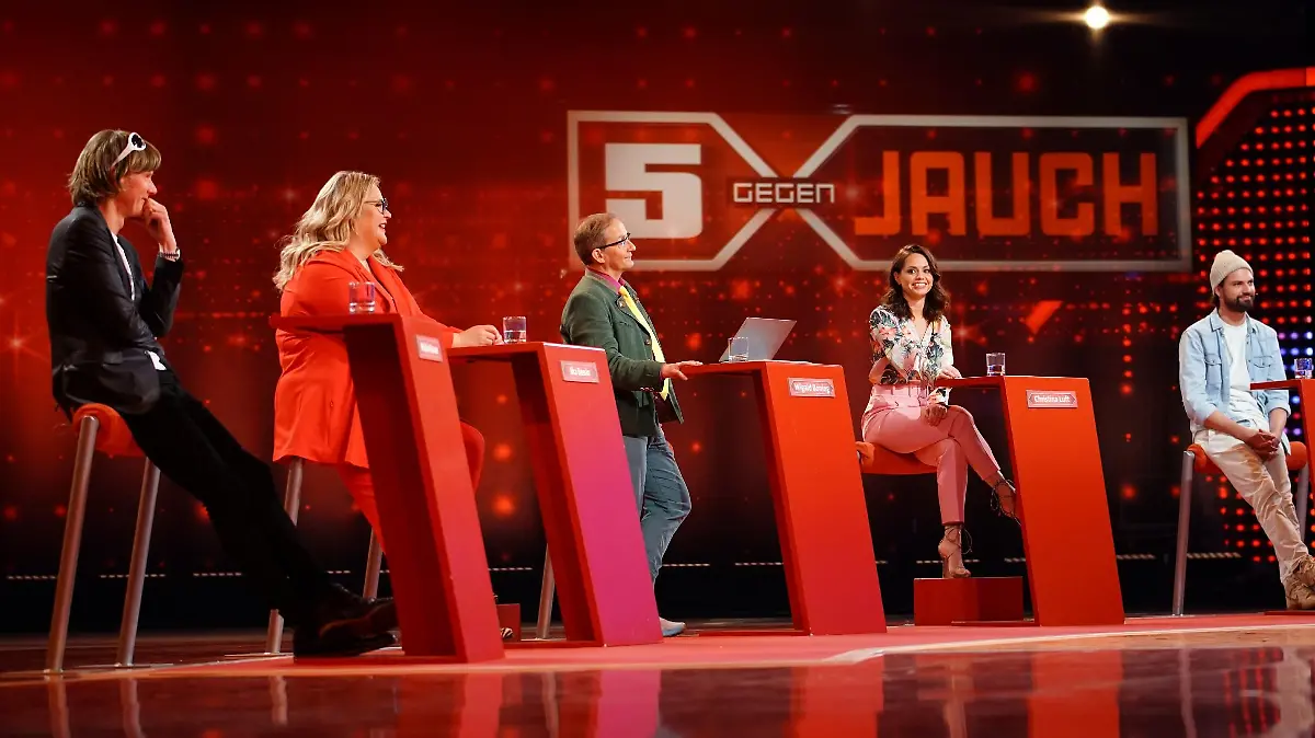 Die prominenten Gegner von Günther Jauch. V.l.: Mickie Krause, Ilka Bessin, Wigald Boning, Christina Luft und Jimi Blue Ochsenknecht.
Die Verwendung des sendungsbezogenen Materials ist nur mit dem Hinweis und Verlinkung auf TVNOW gestattet.