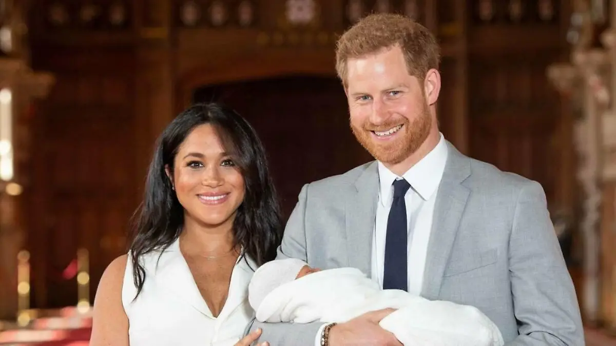 Die britische Königsfamilie gratuliert Archie mit alten Fotos