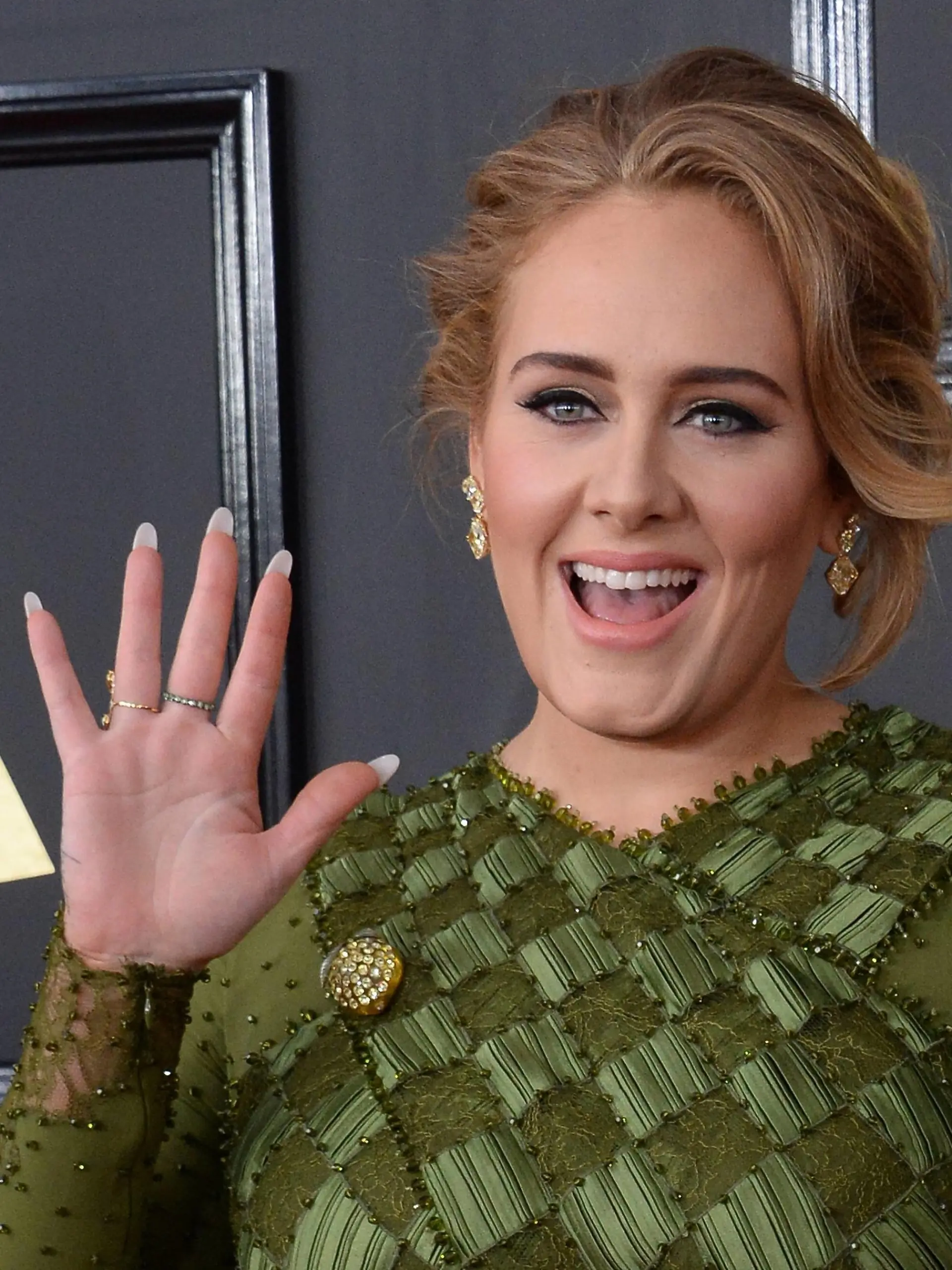  Singer Adele arrives for the 59th annual Grammy Awards held at Staples Center in Los Angeles on February 12, 2017. PUBLICATIONxINxGERxSUIxAUTxHUNxONLY LAP201702121069 JIMxRUYMEN