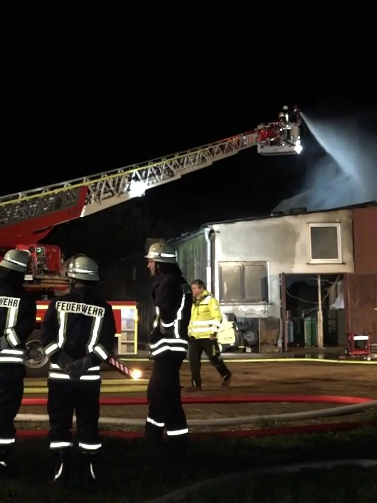 Brand im Stall: Die Feuerwehr Wächtersbach wurde in den Ortsteil Waldensberg gerufen.