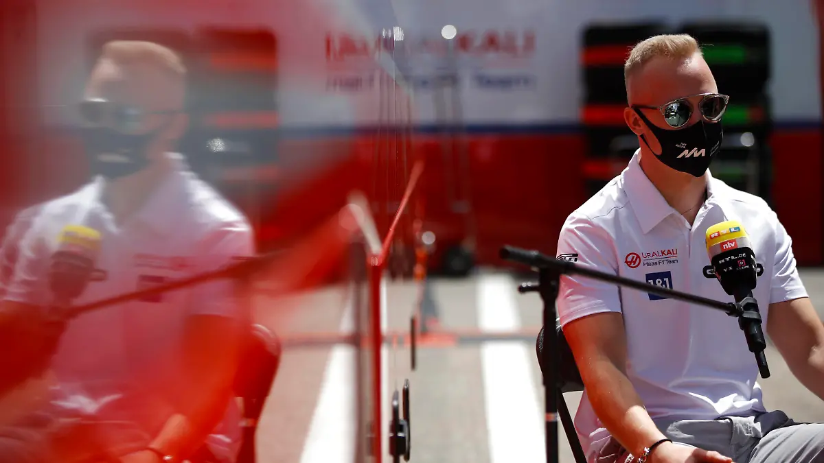 Formula 1 2021: Spanish GP CIRCUIT DE BARCELONA-CATALUNYA, SPAIN - MAY 06: Nikita Mazepin, Haas F1, is interviewed by RTL during the Spanish GP at Circuit de Barcelona-Catalunya on Thursday May 06, 2021 in Barcelona, Spain. Photo by Zak Mauger / LAT Images Images PUBLICATIONxINxGERxSUIxAUTxHUNxONLY GP2104_111822_56I5249