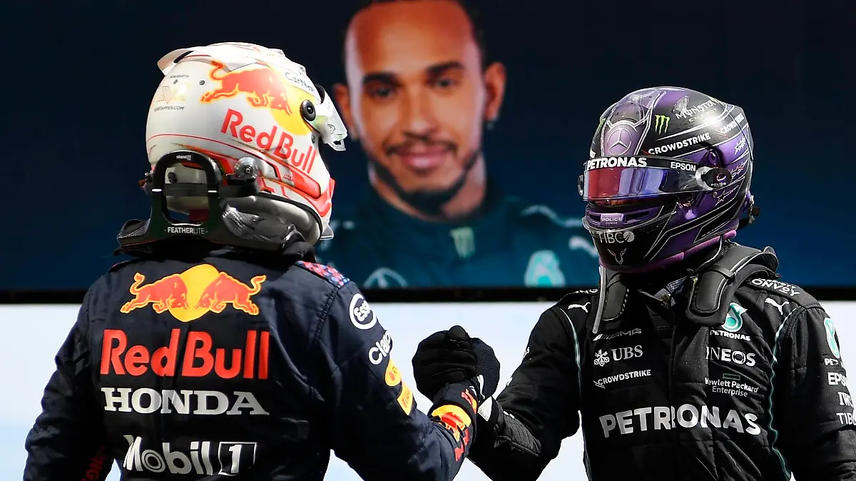 F1 Grand Prix of Portugal 33 Max Verstappen NED, Red Bull Racing, 44 Lewis Hamilton GBR, Mercedes-AMG Petronas F1 Team, F1 Grand Prix of Portugal at Autodromo Internacional do Algarve on May 2, 2021 in Portimao, Portugal. Photo by GABRIEL BOUYS/AFP/FIA Pool via HOCH ZWEI Portimao Portugal Poolfoto HOCH ZWEI/Pool/AFP ,EDITORIAL USE ONLY