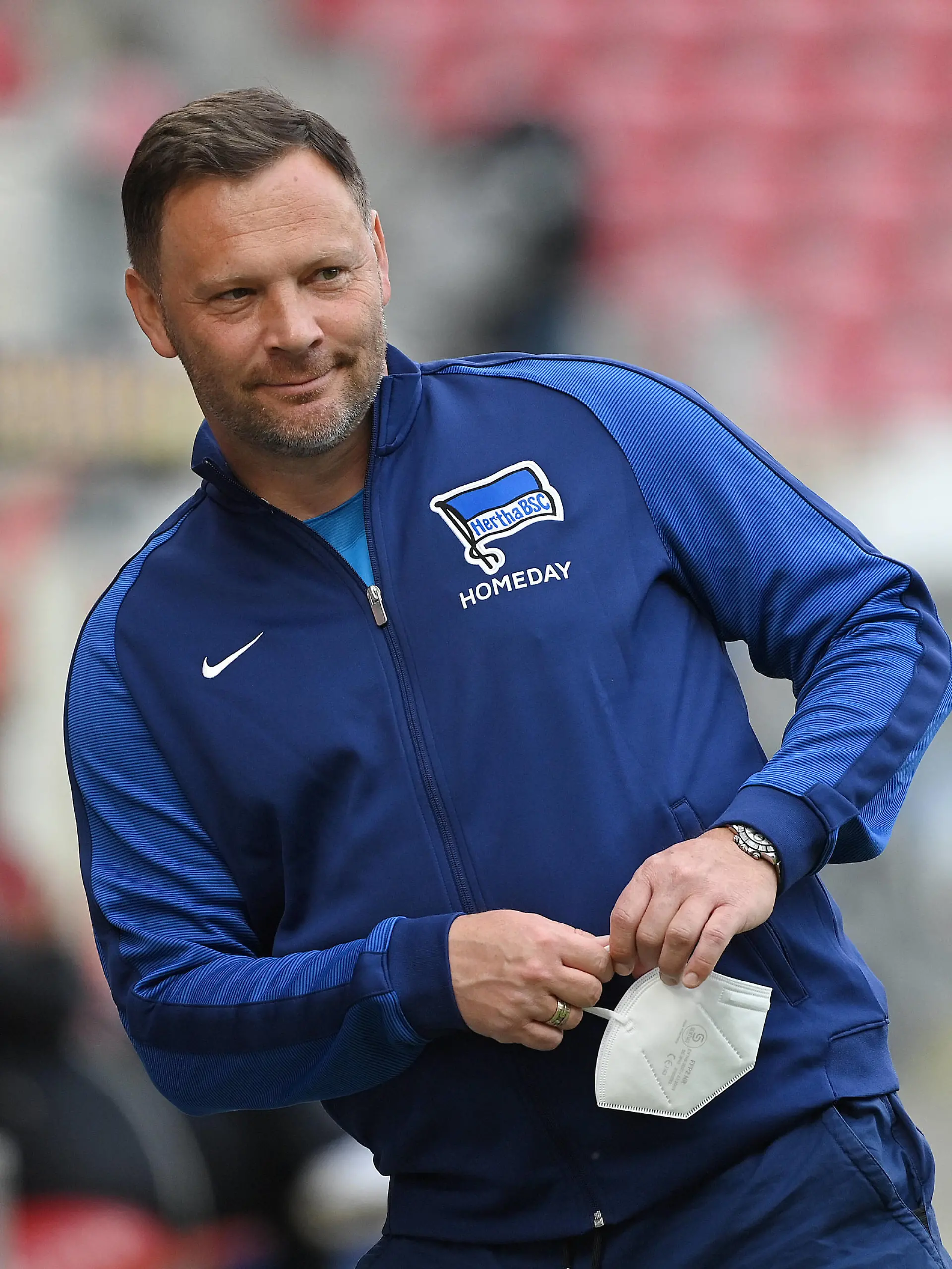 Sport Bilder des Tages Mainz, Opel Arena, 03.05.21, GER, Herren, 1.Bundesliga, Saison 2020-2021, 1.FSV Mainz 05 - Hertha BSC Berlin Bild: Trainer Pal Dardai Hertha Nur fuer journalistische Zwecke Only for editorial use Gemaess den Vorgaben der DFL Deutsche Fußball Liga ist es untersagt, in dem Stadion und/oder vom Spiel angefertigte Fotoaufnahmen in Form von Sequenzbildern und/oder videoaehnlichen Fotostrecken zu verwerten bzw. verwerten zu lassen. DFL regulations prohibit any use of photographs as image sequences and/or quasi-video. Rheinland-Pfalz Deutschland *** Mainz, Opel Arena, 03 05 21, GER, Herren, 1 Bundesliga, Saison 2020 2021, 1 FSV Mainz 05 Hertha BSC Berlin Bild Trainer Pal Dardai Hertha Nur fuer journalistische Zwecke Only for editorial use According to the regulations of the DFL Deutsche Fußball Liga it is prohibited, DFL regulations prohibit any use of photographs as image sequences and or quasi video Rheinland Pfalz Germany