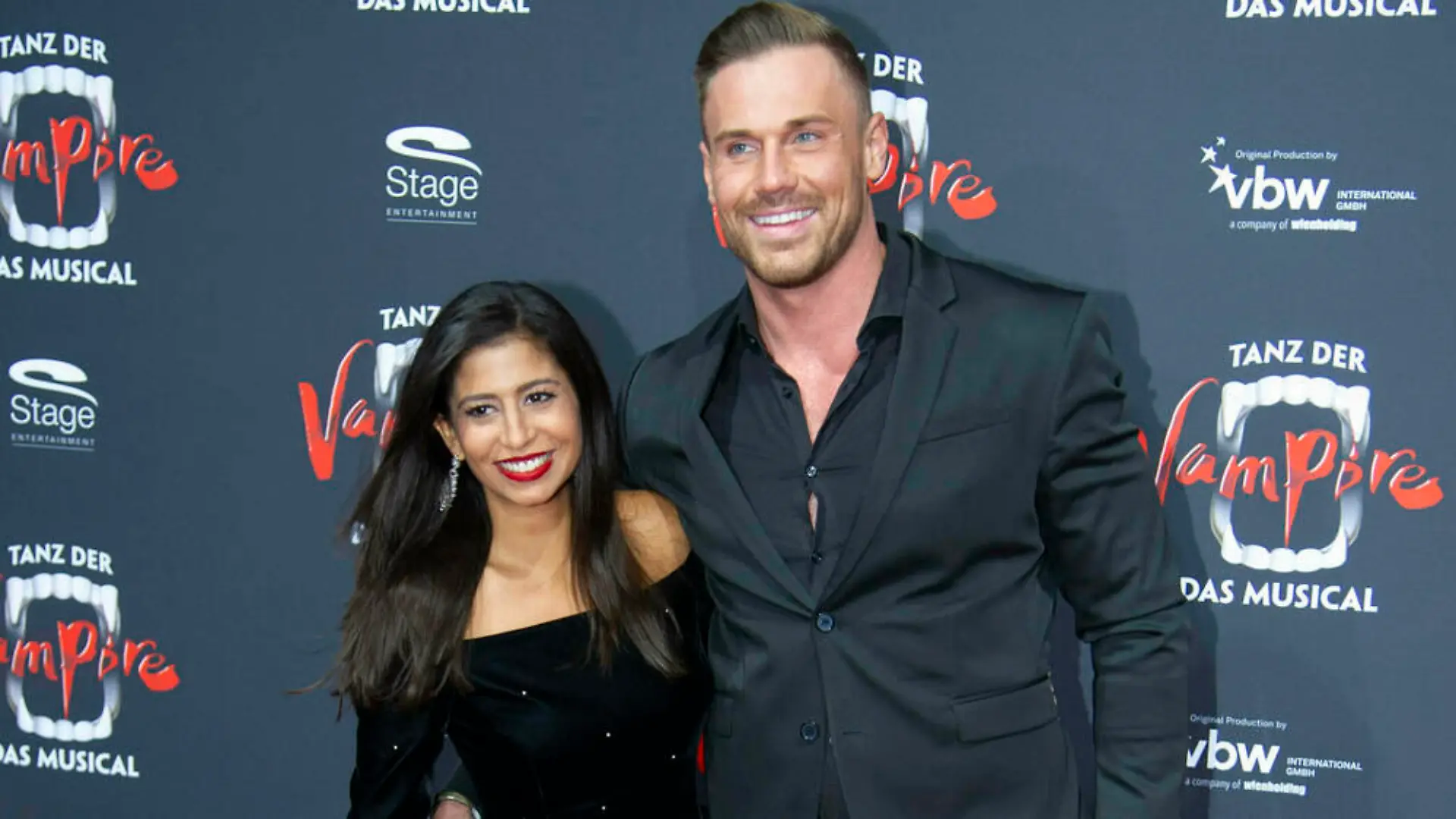 Eva Benetatou und Chris Broy werden Eltern